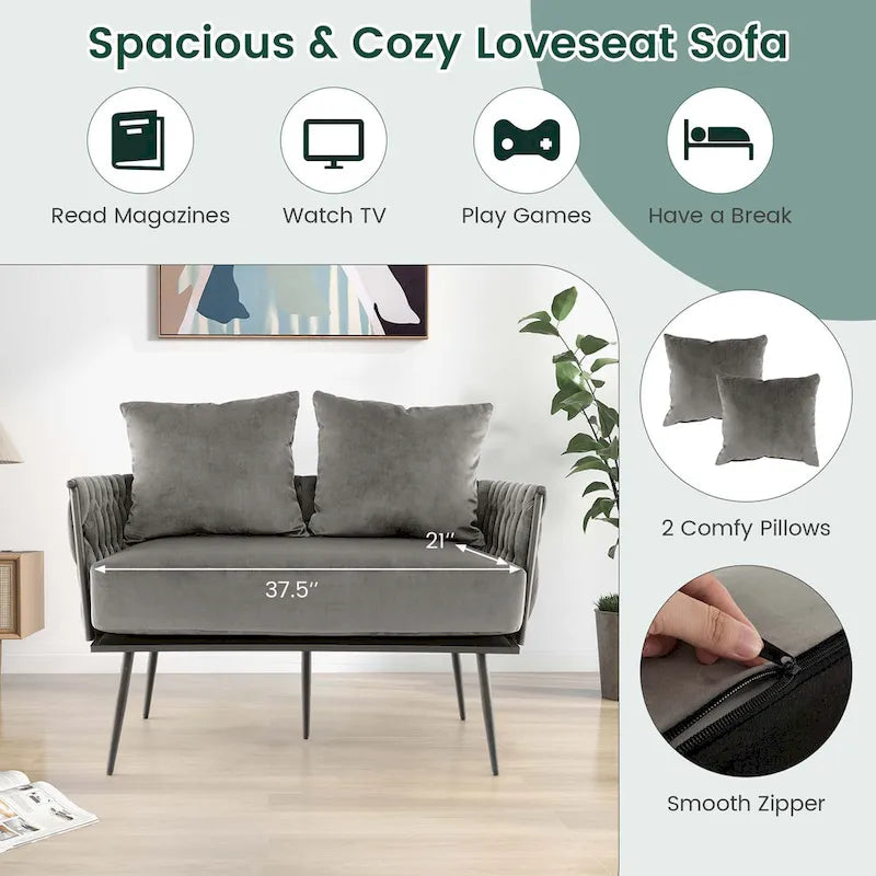 Samt-Loveseat mit geflochtenen Armlehnen und zwei Kissen